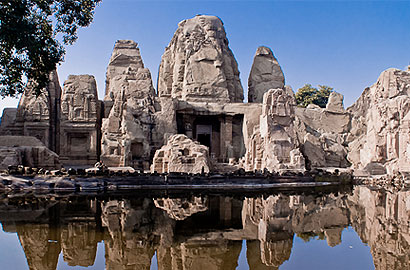 masroor rock cut temples