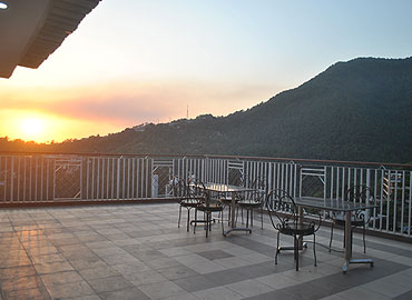 best terrace restaurant hotel in Mcleodganj